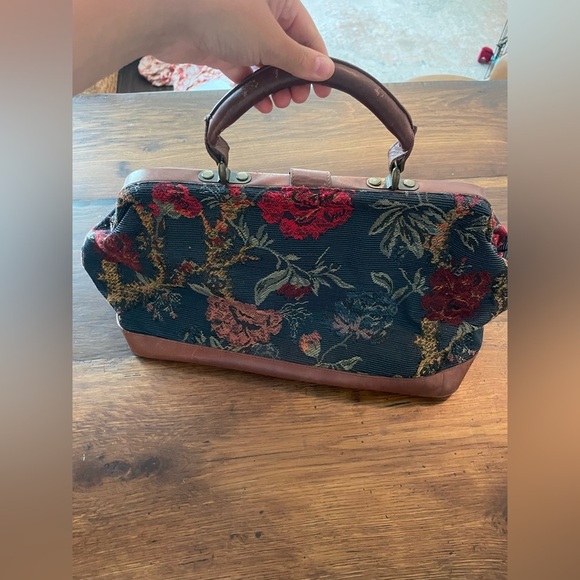 Vintage Charter Club Purse with Leather Detailing - Picture 3 of 6